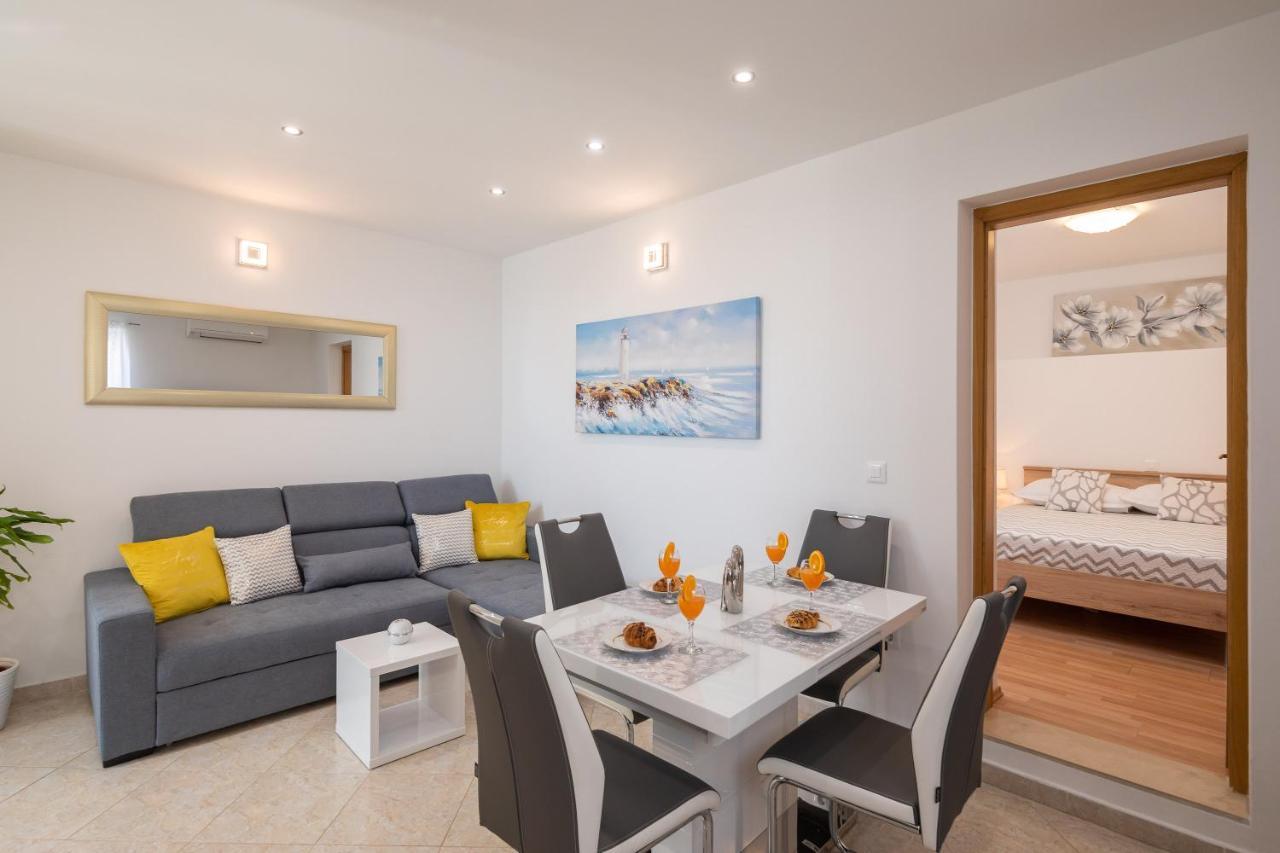 Fba Family Beach Apartments Omiš Eksteriør billede