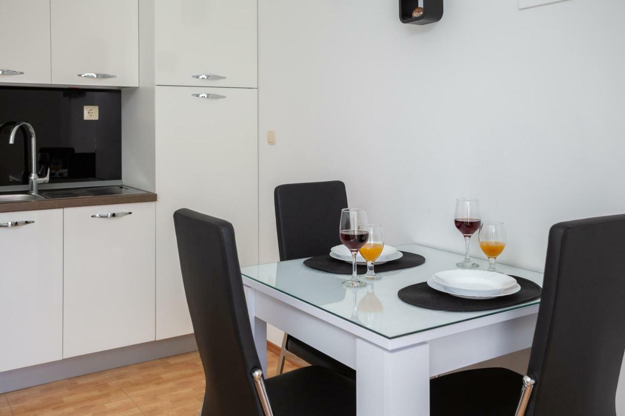 Fba Family Beach Apartments Omiš Eksteriør billede