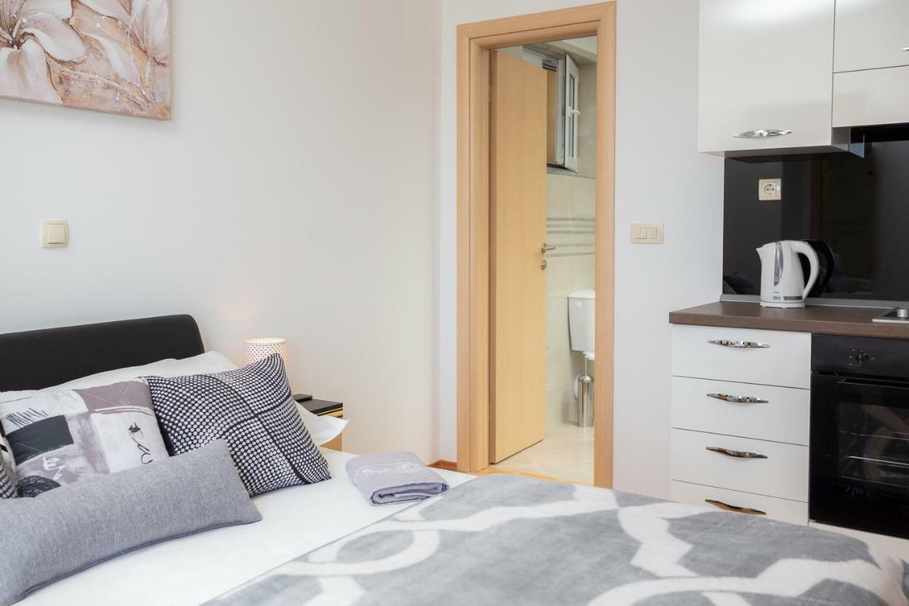 Fba Family Beach Apartments Omiš Eksteriør billede